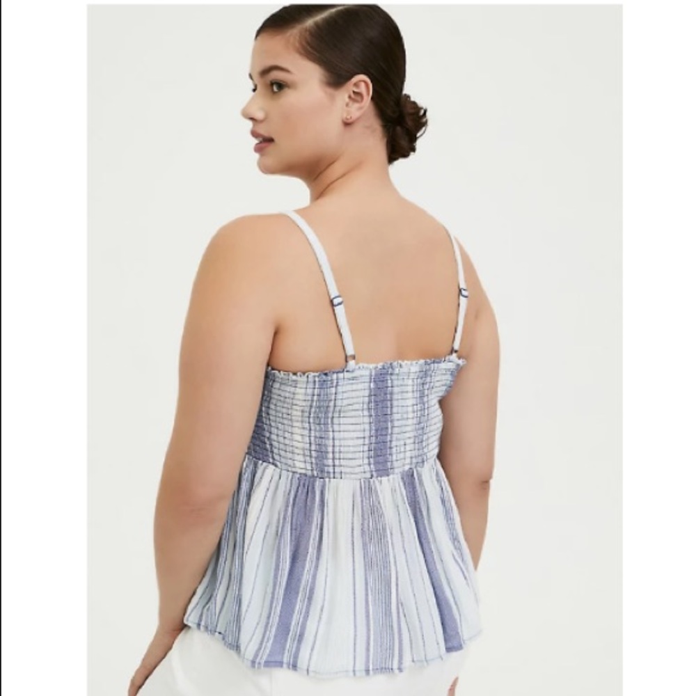 โจNWT Torrid Blue Striped Gauze Smocked Cami - Picture 3 of 9